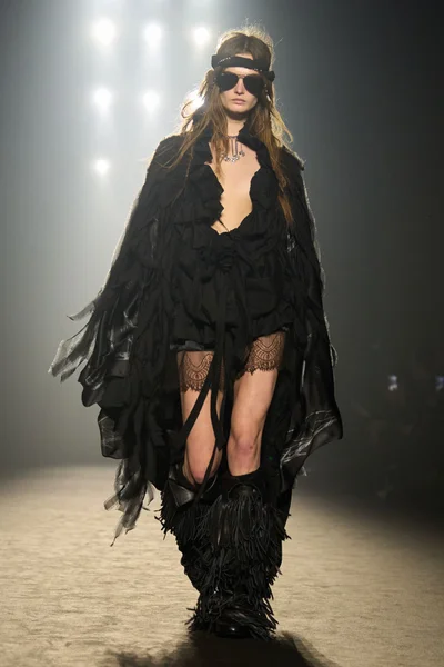 Look 1